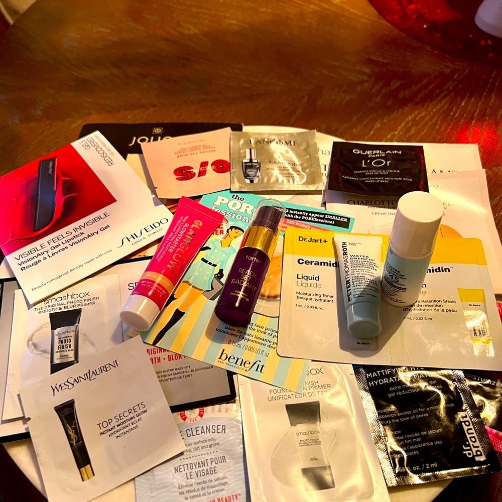 20 piece ultimate luxury beauty sampler set! 💄